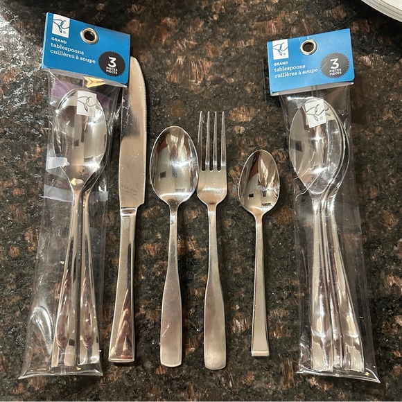 BNWT 2 sets of 3 tablespoons. Last pic just to show size comparison. - Picture 3 of 4